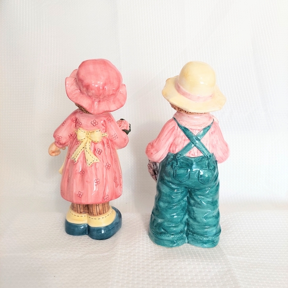 Vintage Lond Rich Figurines Boy Fish Girl Flowers 8.5 in Handpainted Cottage - Picture 3 of 9